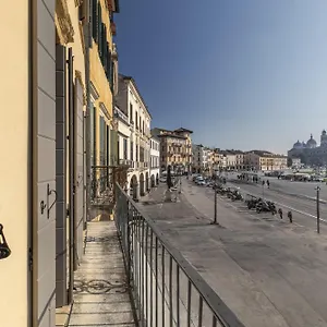 Palazzo Carpediem-prato Della Valle Apartment Padua