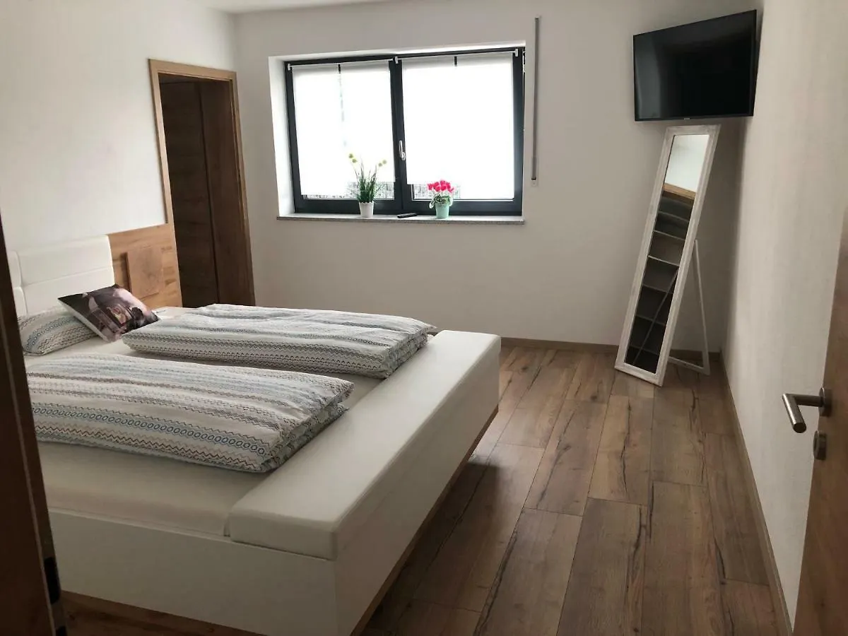 Landhaus Ferienwohnungen mit Pool und Wellness Neukirchen-Balbini